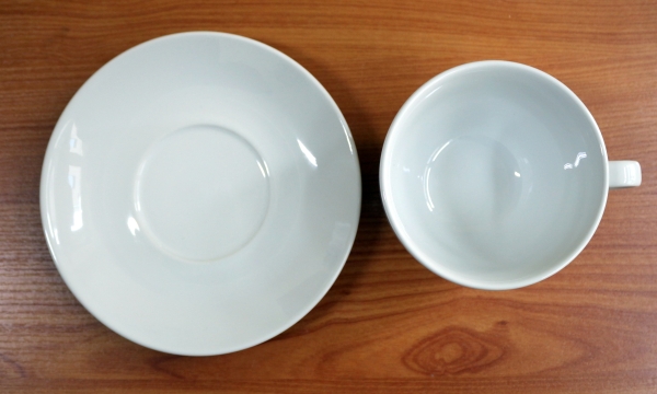 Cafe au lait-Untertasse 17 cm Porzellan "Luna" -Restposten-