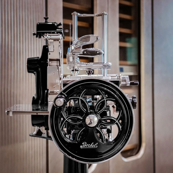 Berkel Sockel schwarz für B2 Schwungradmaschine