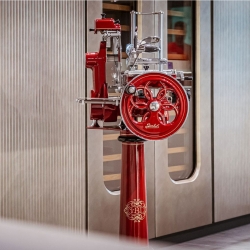 Mobile Preview: Berkel Volano B2 Red Aufschnittmaschine mit Schwungrad
